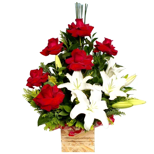 ARRANJO DE ROSAS E LÍRIOS